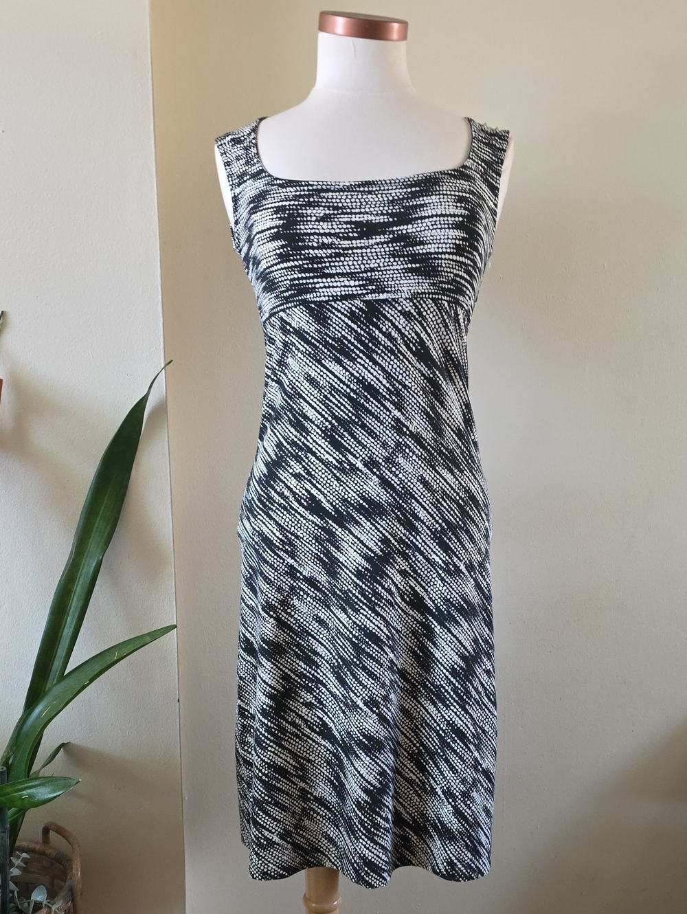 MEC Organic Cotton Sleeveless Dress - Printed - XS (Like NEW)